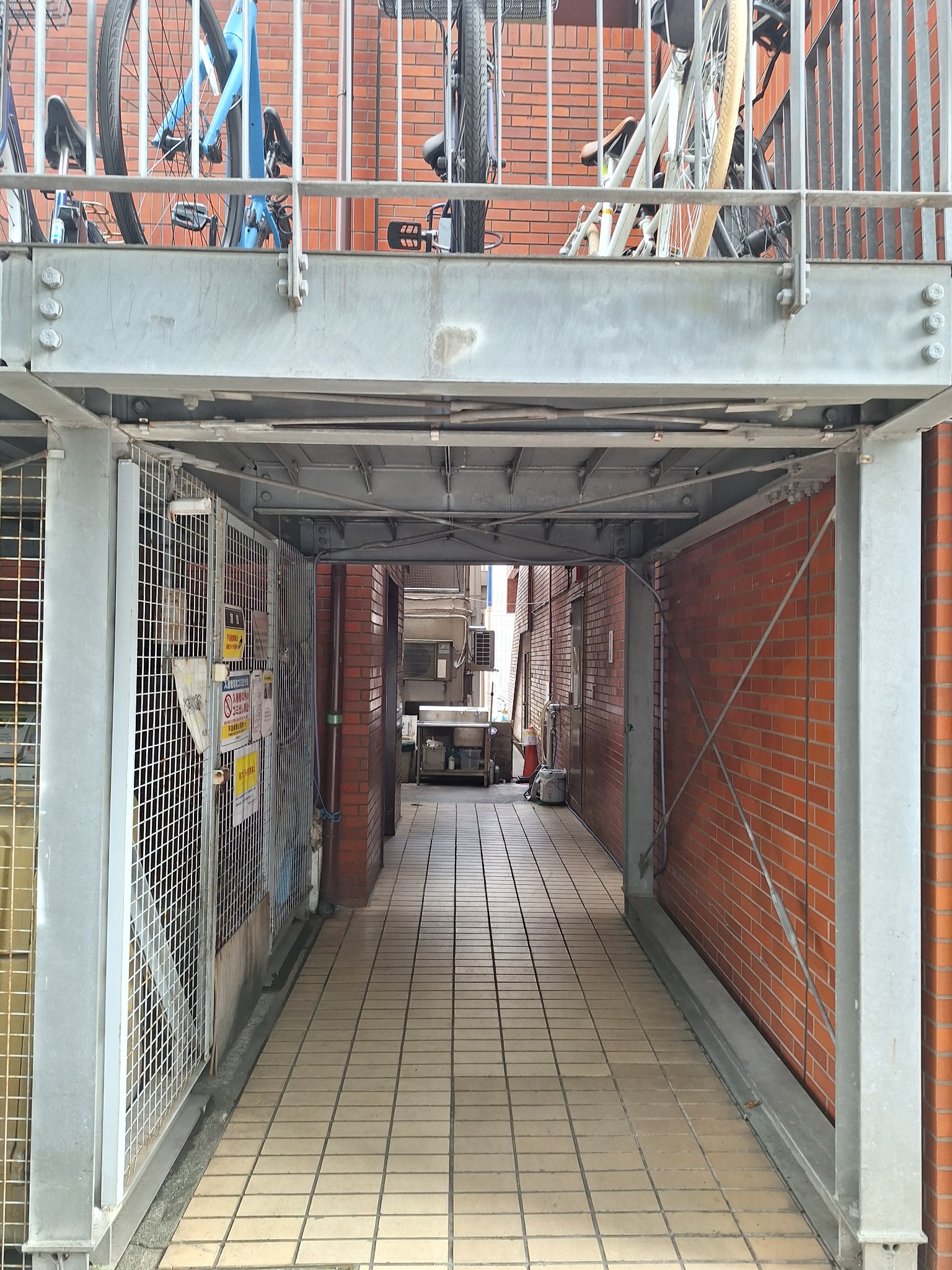 府中駅前ビル北側エレベーター入口
