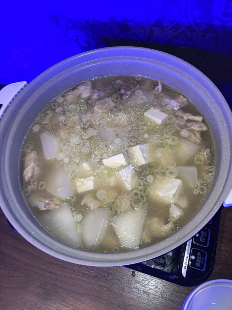 豚軟骨と大根のうま塩煮込み